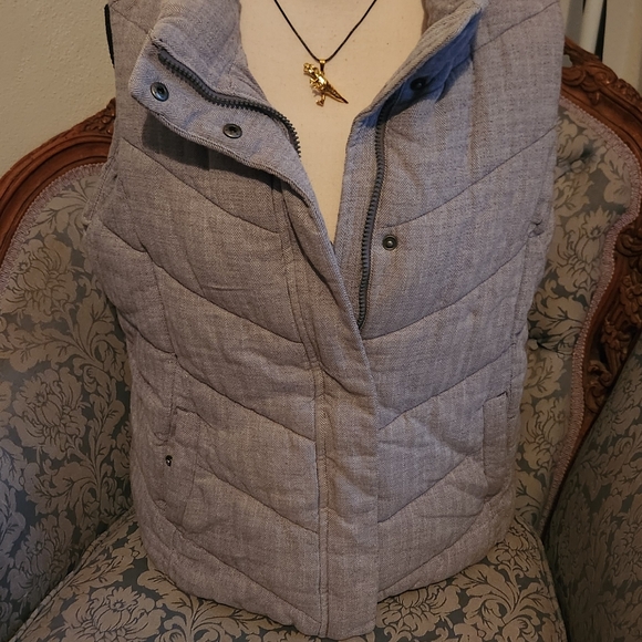 GAP Gray Quilted Vest - Picture 2 of 8